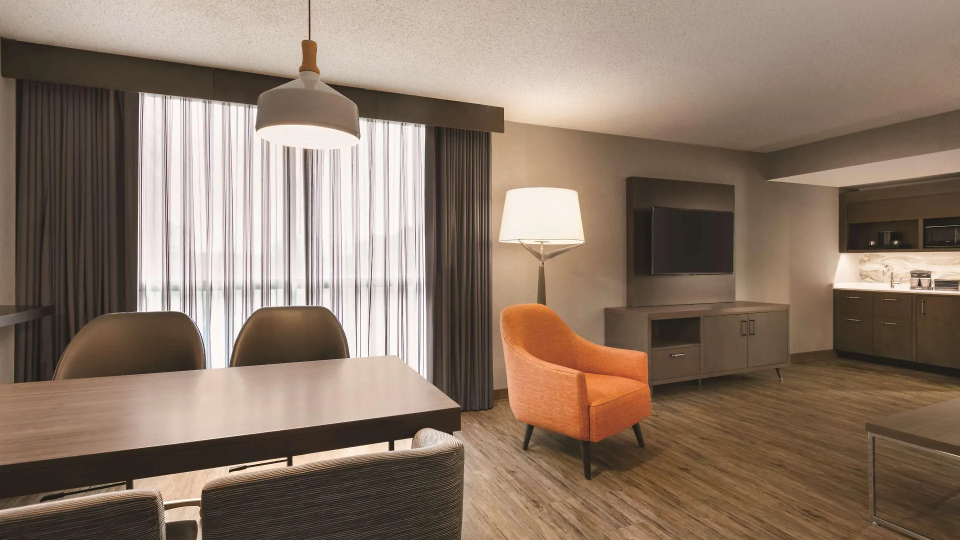 Embassy Suites By Hilton Richmond Dumbarton Hotel